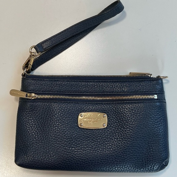 Michael Kors Navy Blue Pebbled Leather Wristlet Pouch EUC MSRP $128 - Picture 3 of 16